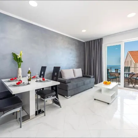 Lumina Sea - Two Bedroom With Sea View And Terrace